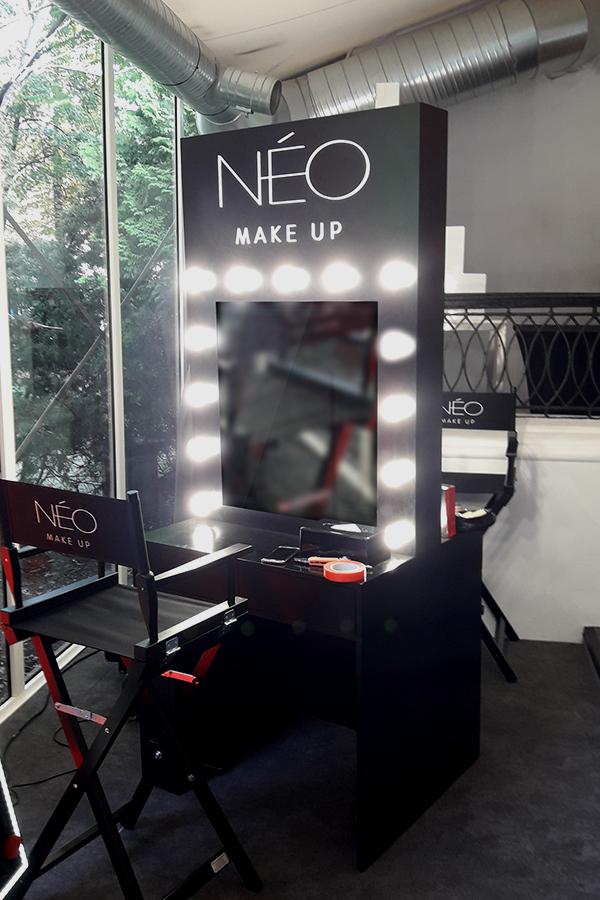 Stanowisko do makeup – NeoMakeup